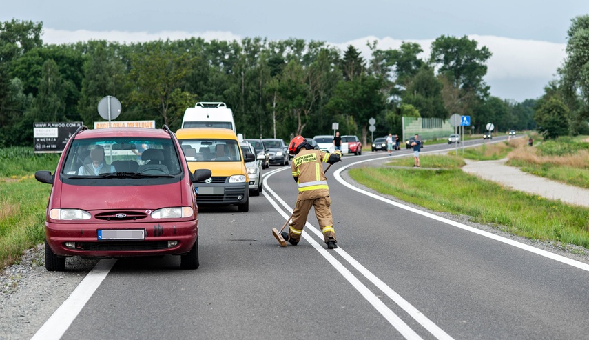 Wypadek 79-latka w Kazimierzowie zdjęcie nr 244167