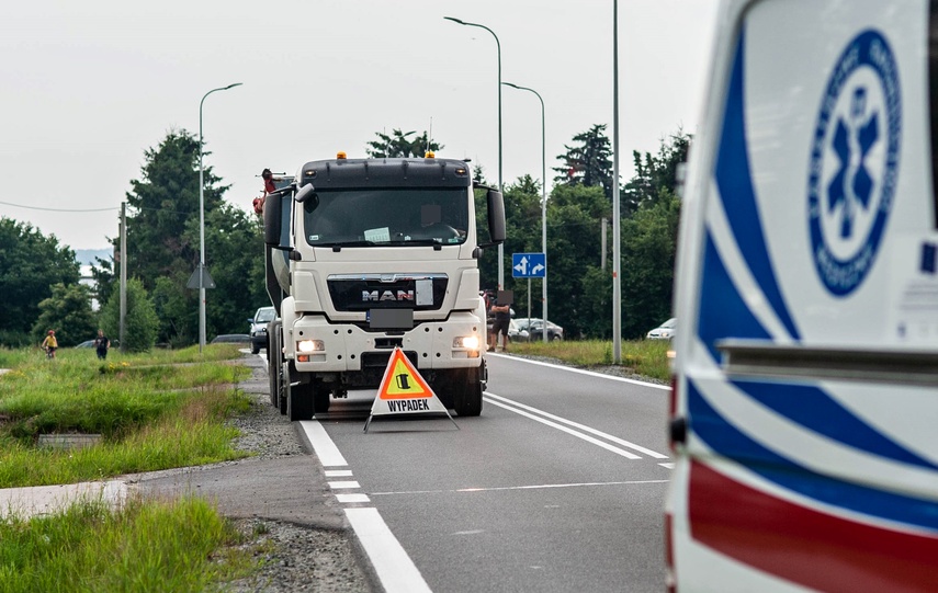 Wypadek 79-latka w Kazimierzowie zdjęcie nr 244169