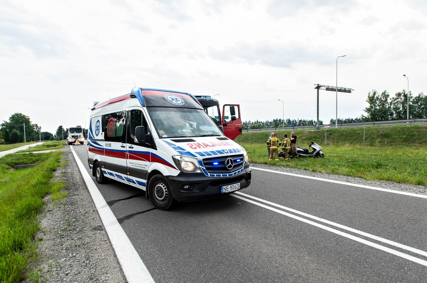 Wypadek 79-latka w Kazimierzowie zdjęcie nr 244168