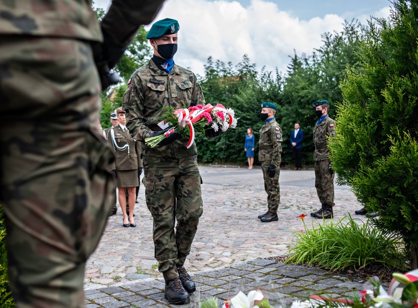 Uczcili pamięć ofiar stalinizmu zdjęcie nr 244300