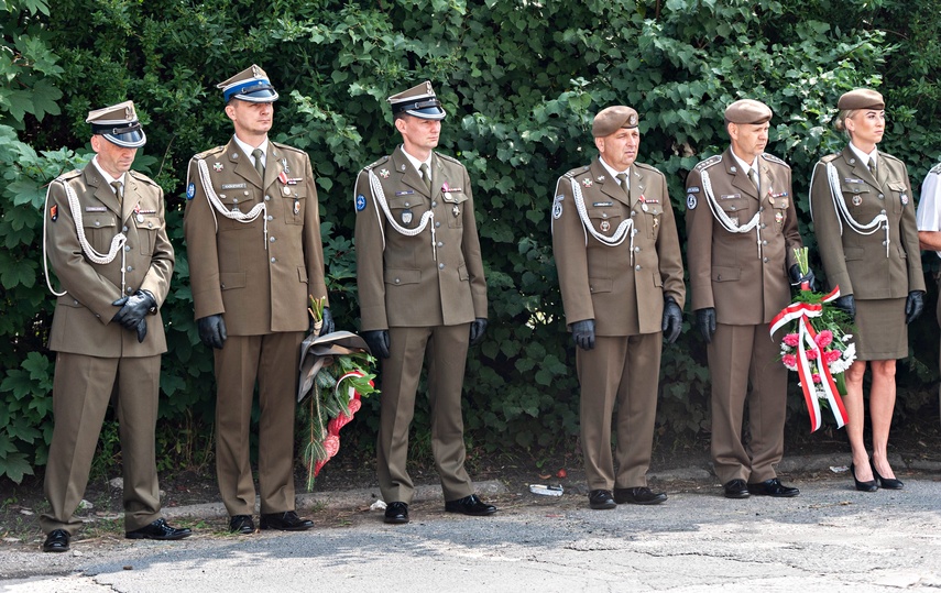 Uczcili pamięć ofiar stalinizmu zdjęcie nr 244280