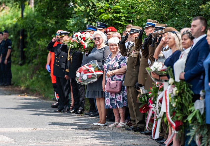 Uczcili pamięć ofiar stalinizmu zdjęcie nr 244285