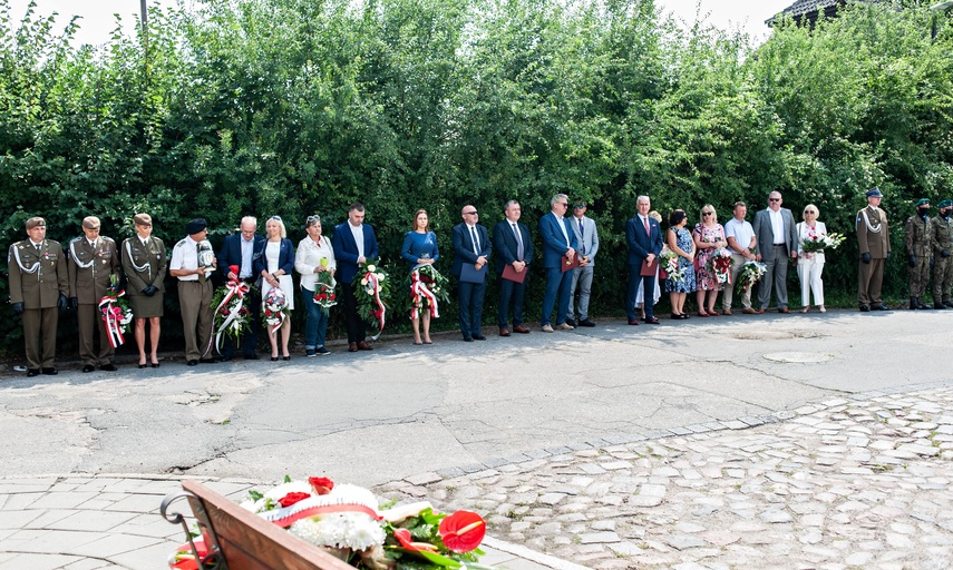 Uczcili pamięć ofiar stalinizmu zdjęcie nr 244277