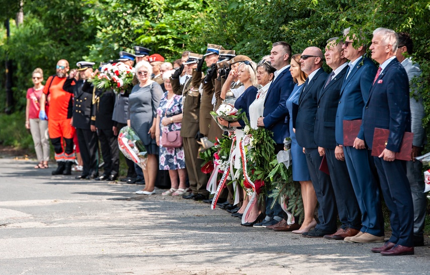 Uczcili pamięć ofiar stalinizmu zdjęcie nr 244283