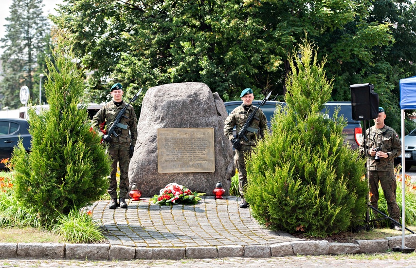 Uczcili pamięć ofiar stalinizmu zdjęcie nr 244281