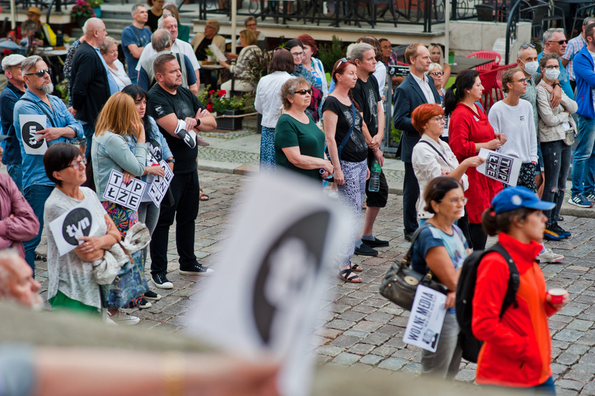 Wolne media. Elblążanie protestują zdjęcie nr 245883