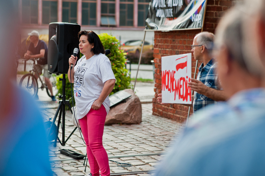 Wolne media. Elblążanie protestują zdjęcie nr 245886