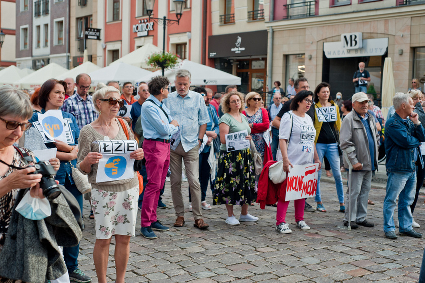 Wolne media. Elblążanie protestują zdjęcie nr 245870