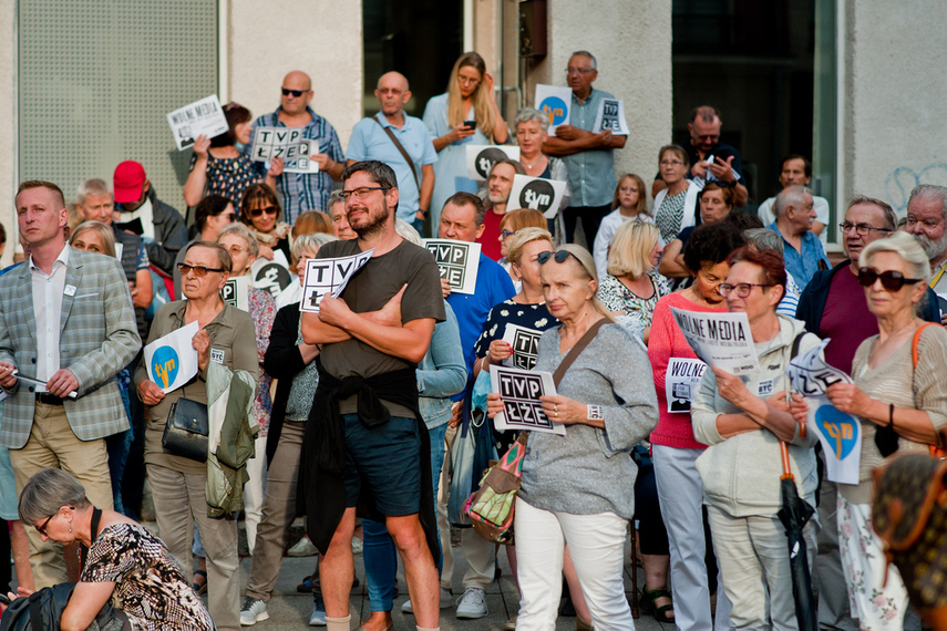Wolne media. Elblążanie protestują zdjęcie nr 245890