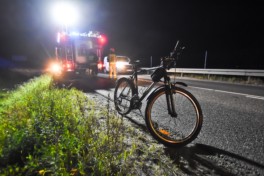 Potrącenie rowerzystki przez kierowcę vana zdjęcie nr 247648