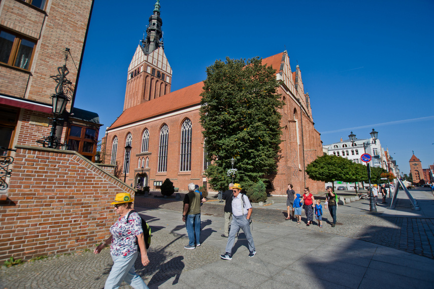 Przodownicy turystyki pieszej odwiedzają Elbląg zdjęcie nr 247769