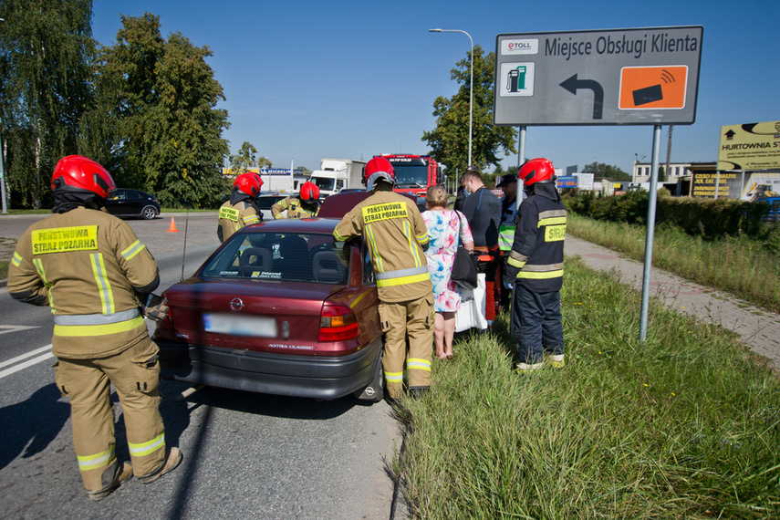 Spowodował kolizję 3 aut i odjechał zdjęcie nr 247792