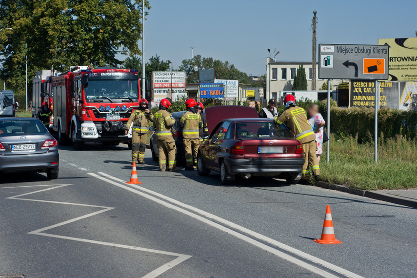 Spowodował kolizję 3 aut i odjechał zdjęcie nr 247794