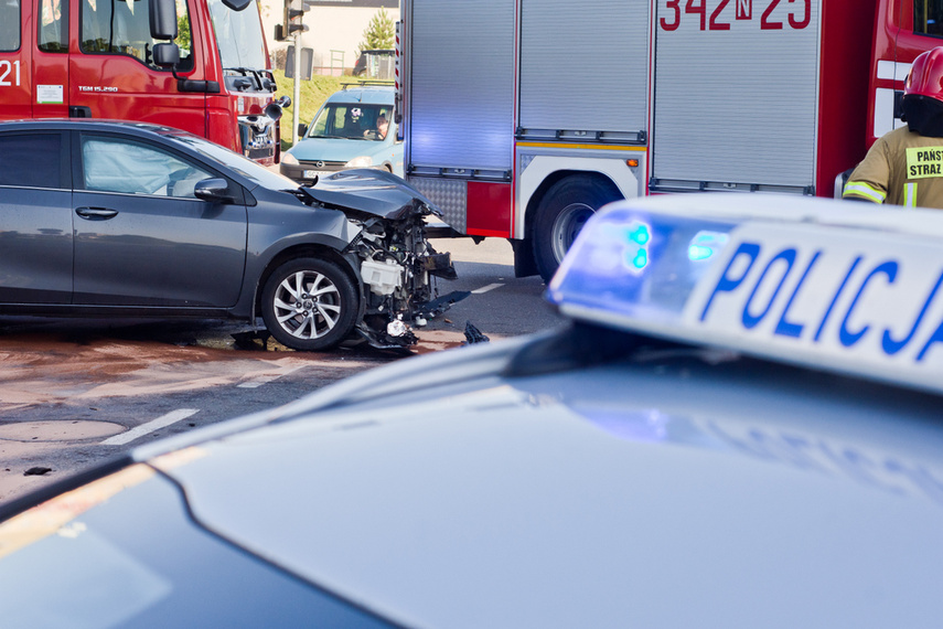 Wypadek na płk. Dąbka. Utrudnienia w ruchu zdjęcie nr 248083