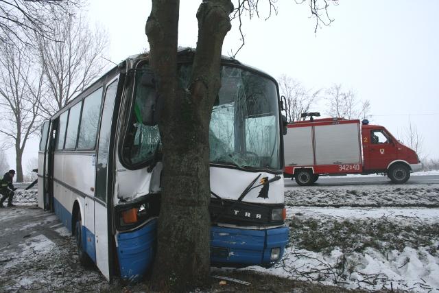 TIR zderzył się z gimbusem zdjęcie nr 20251