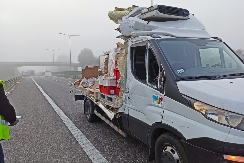 Kolizja aut dostawczych na S7, trasa zablokowana zdjęcie nr 248827