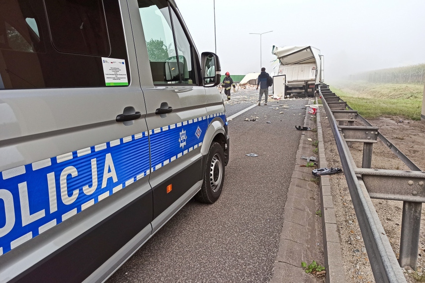 Kolizja aut dostawczych na S7, trasa zablokowana zdjęcie nr 248816