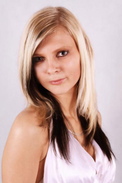 5. Sabina Sęk - 20-letnia rodowita elblążanka. Ma 170cm wzrostu i wymiary 80/63/93.
W wolnch chwilach lubi posłuchać