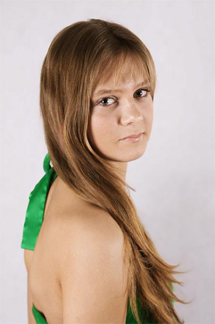 8. Katarzyna Stołycia - 
20 lat pochodzi z Młynar. Ma 172 cm wzrostu i wymiary: 84/63/91
Uczennica 4 klasy Zespołu