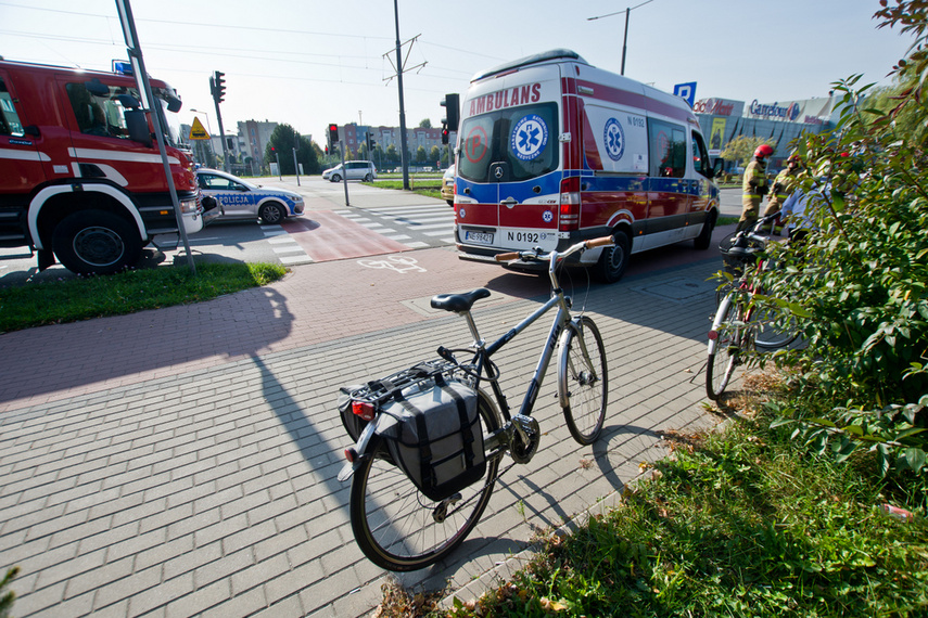 Potrącenie 74-letniej rowerzystki zdjęcie nr 249547