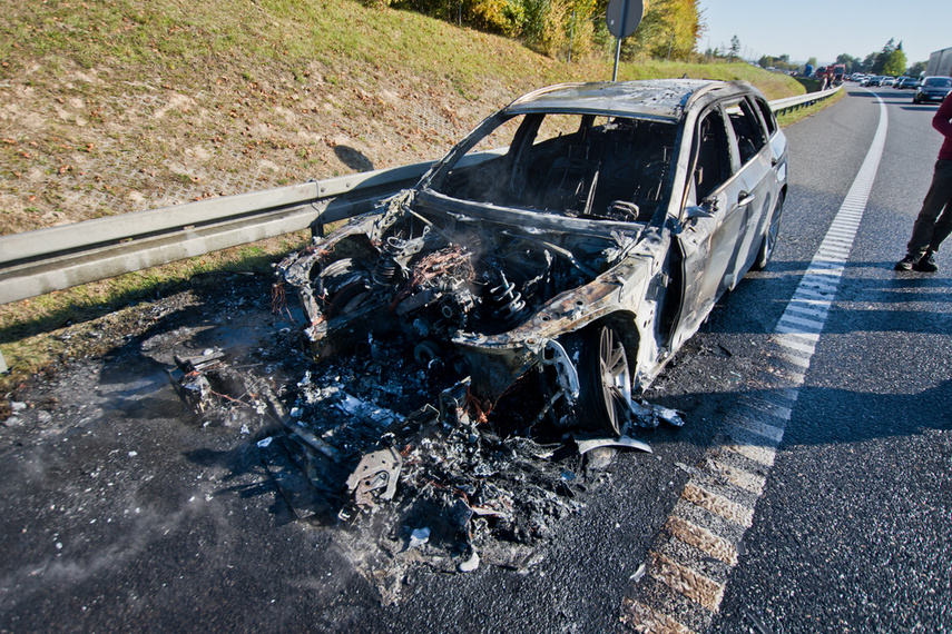 Bmw spłonęło na S7 zdjęcie nr 249673