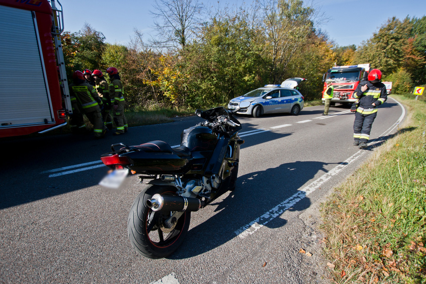 Zderzenie motocyklisty z peugeotem za Dębicą zdjęcie nr 249793