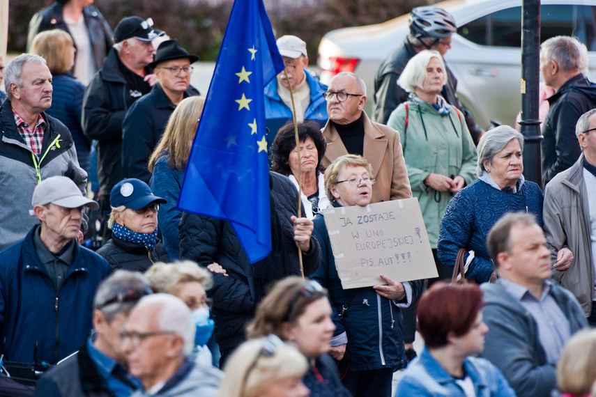 "Zostajemy w Europie". Prounijna pikieta w Elblągu zdjęcie nr 249803