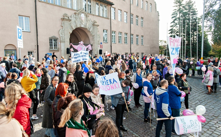 Kochają życie i pokazują to innym. Marsz Amazonek w Elblągu zdjęcie nr 250267