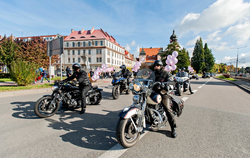 Kochają życie i pokazują to innym. Marsz Amazonek w Elblągu zdjęcie nr 250282