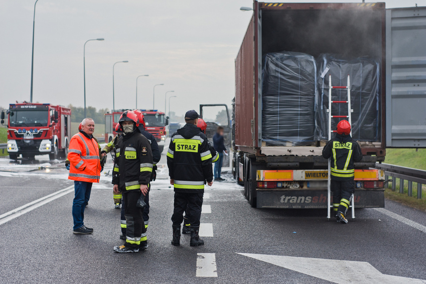 Ciężarówka spłonęła na S22, silnik mana eksplodował podczas jazdy zdjęcie nr 250472