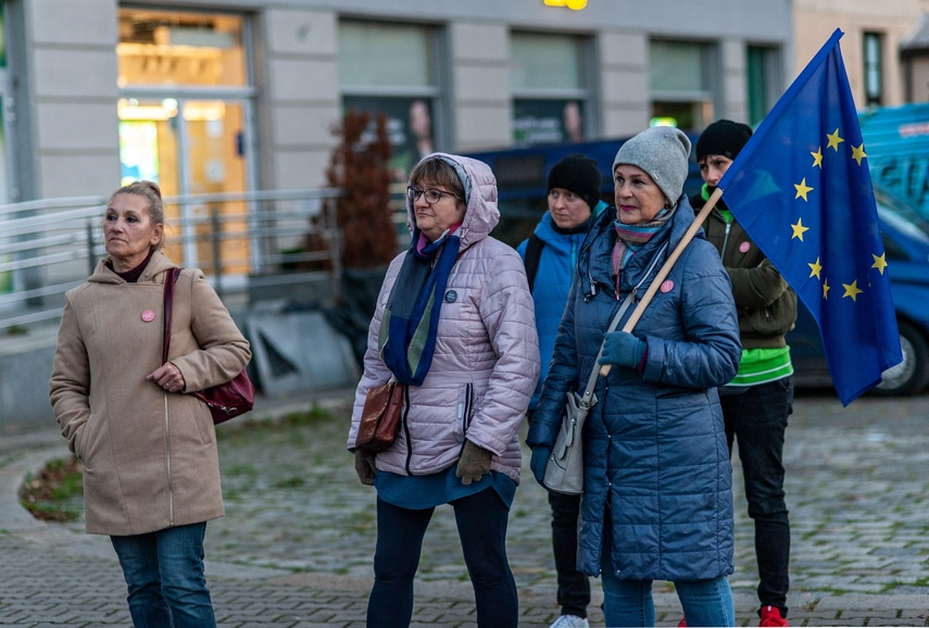 Prounijnie i przeciw wysokim cenom. Kolejny protest w Elblągu zdjęcie nr 250985