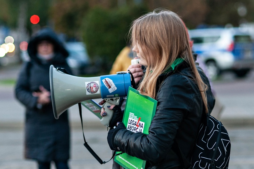 Prounijnie i przeciw wysokim cenom. Kolejny protest w Elblągu zdjęcie nr 250981