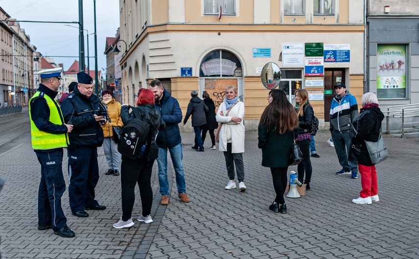 Prounijnie i przeciw wysokim cenom. Kolejny protest w Elblągu zdjęcie nr 250973