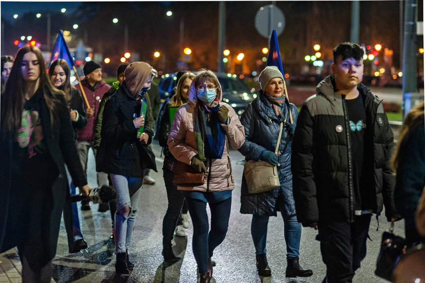 Prounijnie i przeciw wysokim cenom. Kolejny protest w Elblągu zdjęcie nr 250992