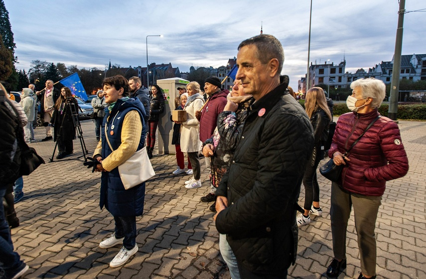 Prounijnie i przeciw wysokim cenom. Kolejny protest w Elblągu zdjęcie nr 250987