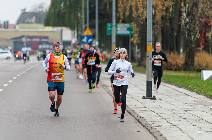 Niepodległość świętowali w biegu zdjęcie nr 251813