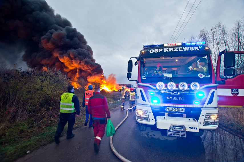 Gigantyczny pożar w Gronowie Górnym zdjęcie nr 252065