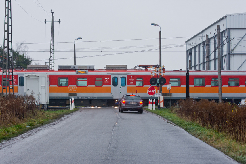 Naprawiają tory po pożarze zdjęcie nr 252190