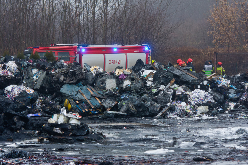 Naprawiają tory po pożarze zdjęcie nr 252215