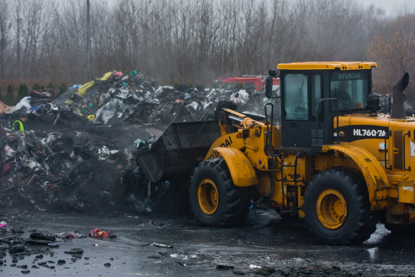 Naprawiają tory po pożarze zdjęcie nr 252218