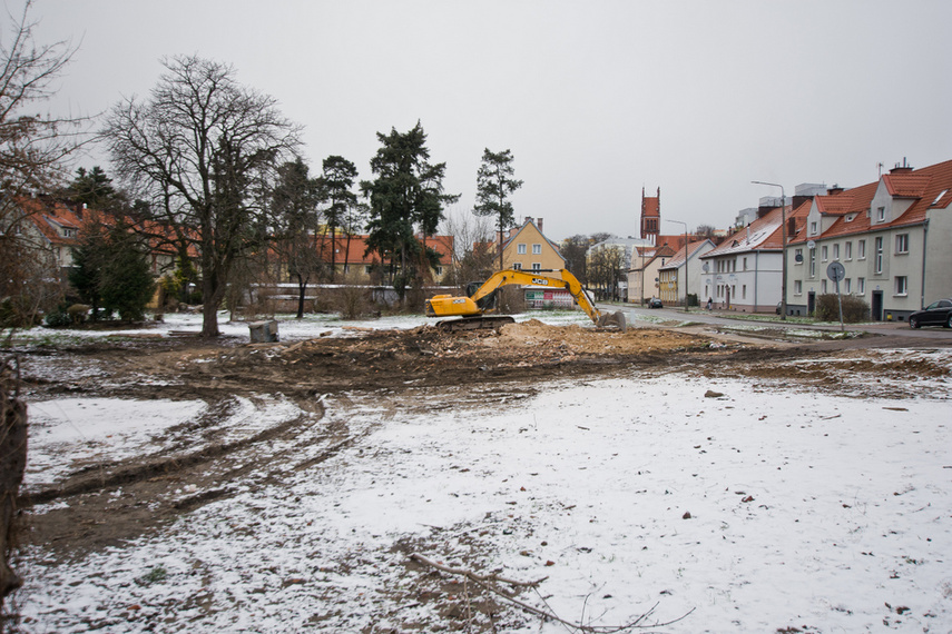 Kończą rozbiórkę na Wiejskiej zdjęcie nr 253573