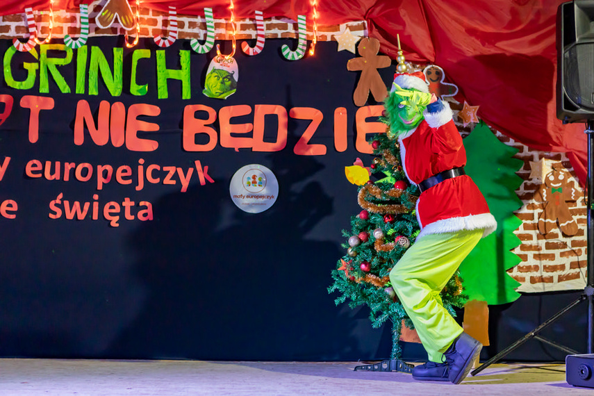 Świąteczne show w Żłobku i Przedszkolu Mały Europejczyk w Elblągu zdjęcie nr 253675