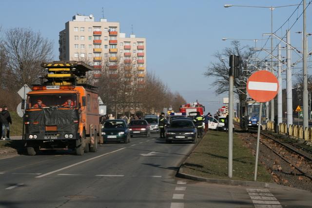 Wjechała pod tramwaj zdjęcie nr 20579