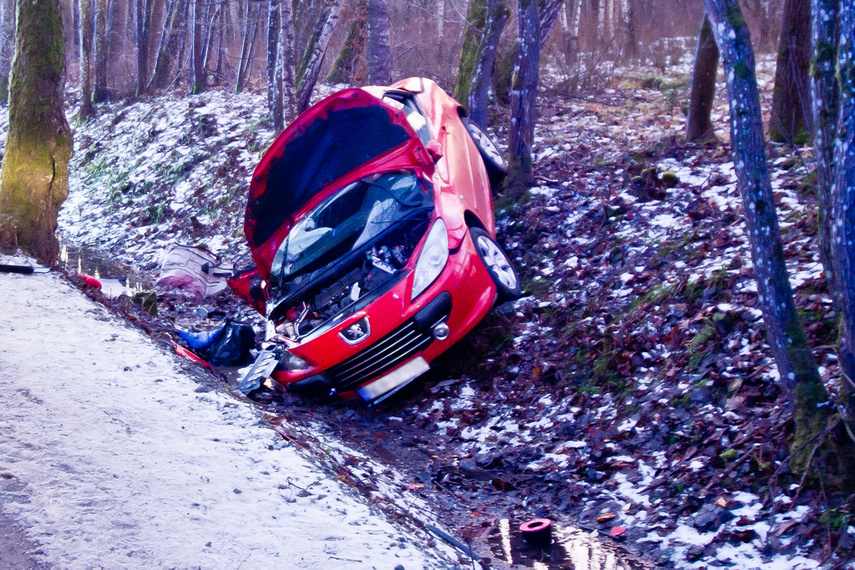 Tragedia koło Pomorskiej Wsi. Nie żyją dwie osoby zdjęcie nr 254441