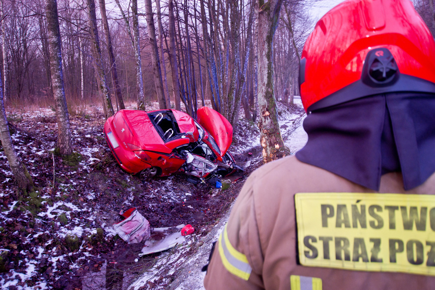 Tragedia koło Pomorskiej Wsi. Nie żyją dwie osoby zdjęcie nr 254444