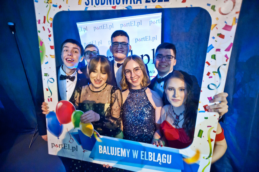 Studniówka I LO. „To jest wyjątkowy bal” zdjęcie nr 255092