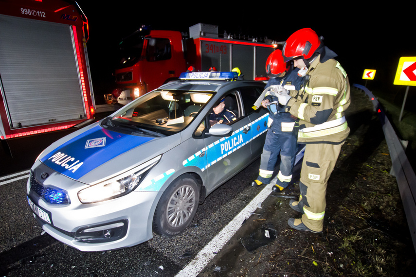 Czołowe zderzenie między Elblągiem a Jegłownikiem zdjęcie nr 255394