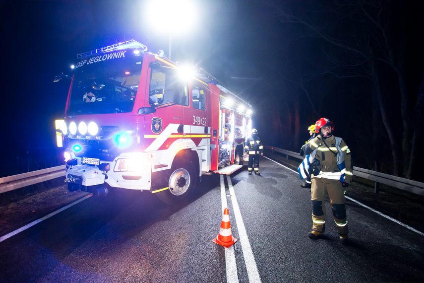 Czołowe zderzenie między Elblągiem a Jegłownikiem zdjęcie nr 255402