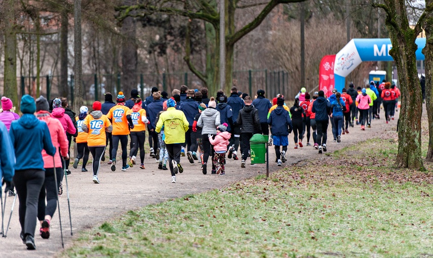 Biegali i licytowali dla WOŚP zdjęcie nr 255417