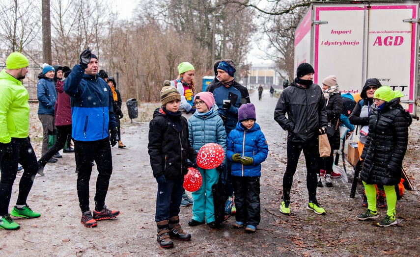 Biegali i licytowali dla WOŚP zdjęcie nr 255456